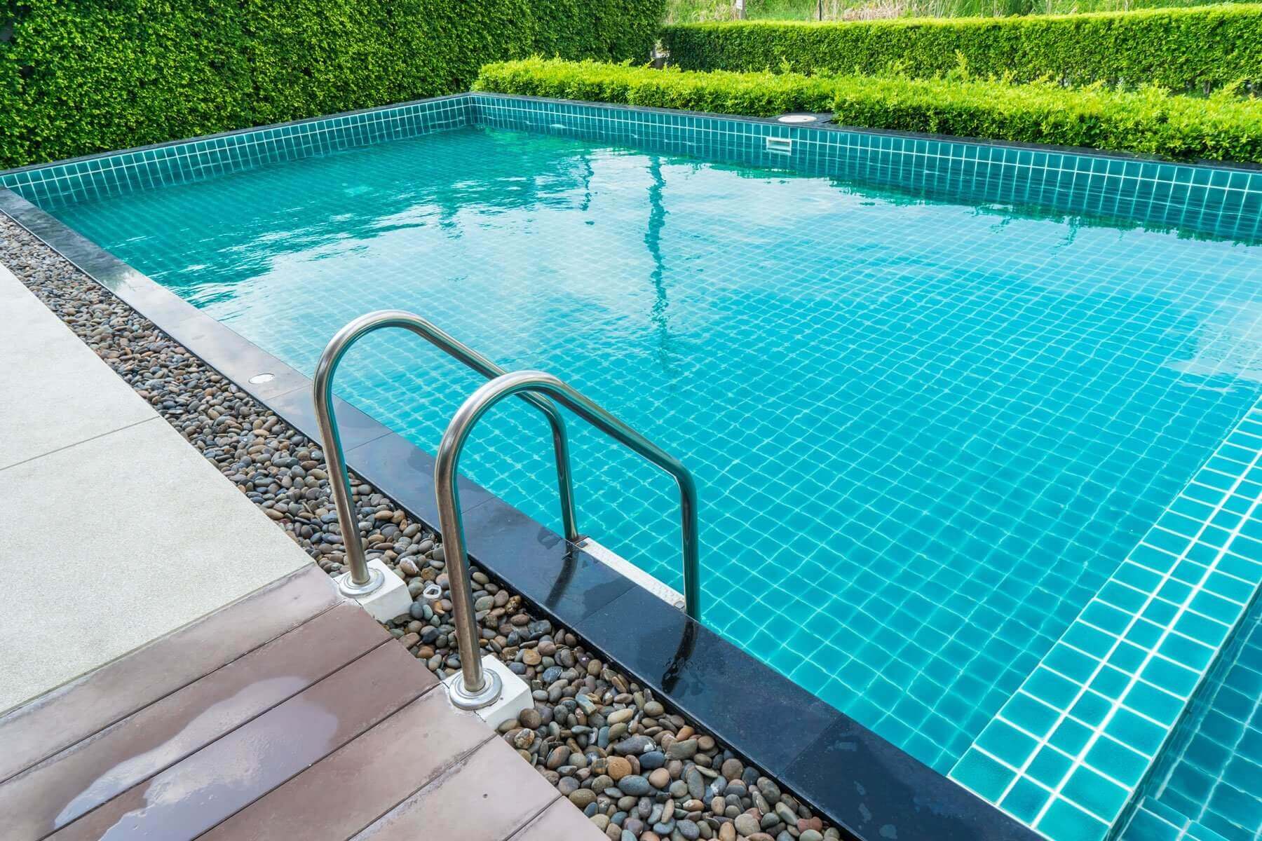 Waterproofing swimming pools